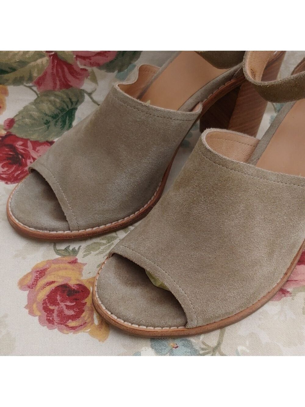 UGG Aja Olive Green Suede Leather Ankle Strap Sandals with Block Heel size 10 - Picture 6 of 17